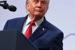 Trump diz ter pedido revisão à Fifa e critica arbitragem após expulsão de atacante dos EUA