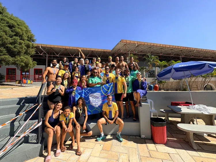 Sesc Sete Lagoas conquista 41 medalhas e garante vice-campeonato por equipes na Copa Minas Gerais de Natação