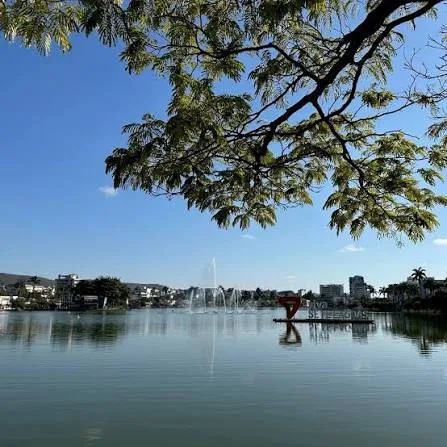 Tempo seco e frio pela manhã dão lugar a tarde ensolarada em Sete Lagoas