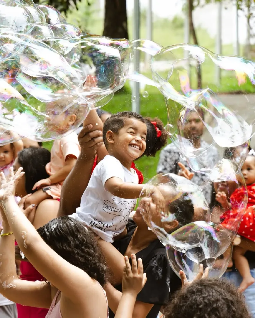 Festival de Bolhas Gigantes promete tarde de diversão gratuita na Lagoa Boa Vista neste domingo (2)