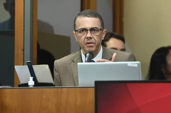 Charles Santos registra candidatura a deputado estadual por Minas Gerais