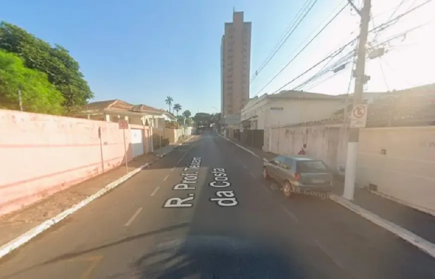 Carro da Prefeitura de Sete Lagoas se envolve em batida no Centro da cidade