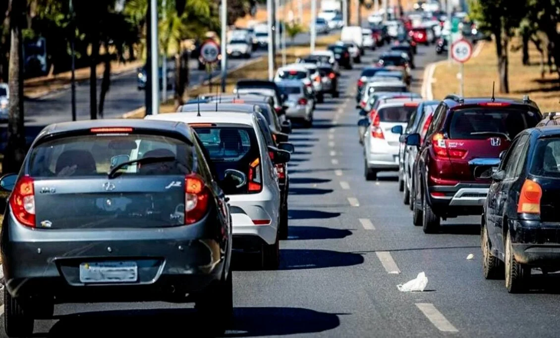 CRLV 2026 passa a ser exigido em setembro; veja o calendário por final de placa