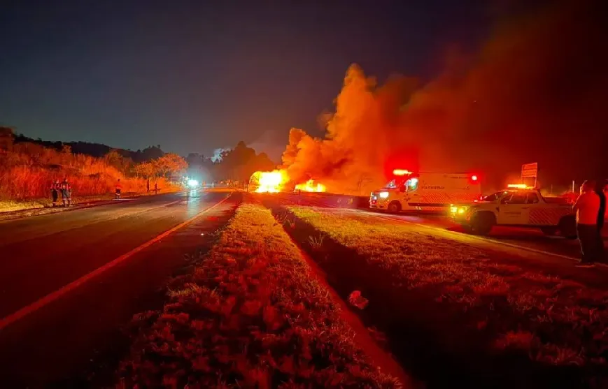 Acidente grave provoca interdição total da BR-040 em Sete Lagoas