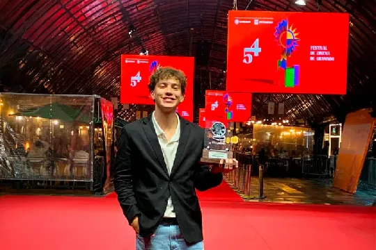 Cineasta de 21 anos, natural de Sete Lagoas, é premiado no Festival de Gramado