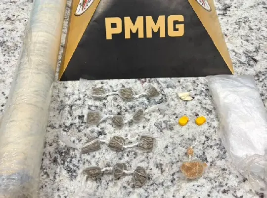 Polícia apreende drogas durante monitoramento no bairro Alvorada, em Sete Lagoas