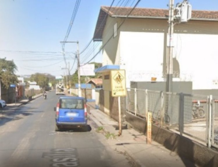 Motociclista leva coice de burro que atravessava avenida em Prudente de Morais
