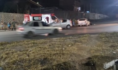 Acidente entre moto e carro deixa pelo menos um ferido, na MG-424 em Matozinhos