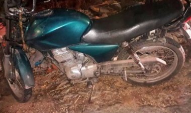 Motociclista e passageiro com sinais de embriaguez são conduzidos para a Delegacia de Polícia em Sete Lagoas