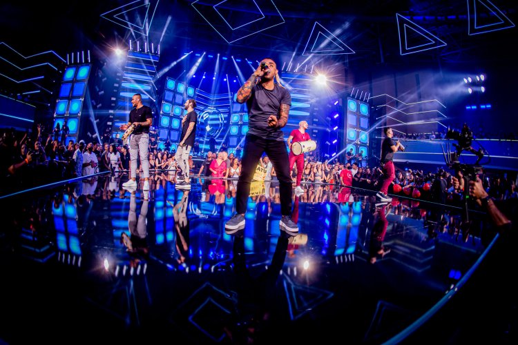 Sucesso: Akatu comemora 80 milhões de views na música Complicado