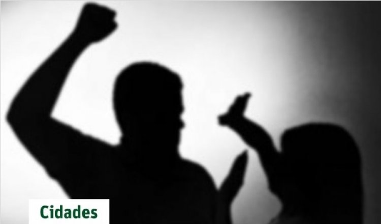 Pai agride filha por não aceitar namoro dela com outra menina