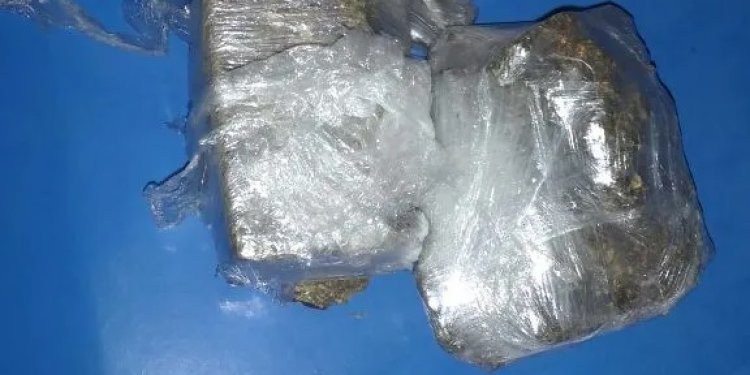 Jovem é preso com dois tabletes de maconha, em casa de shows no bairro São Vicente em Sete Lagoas