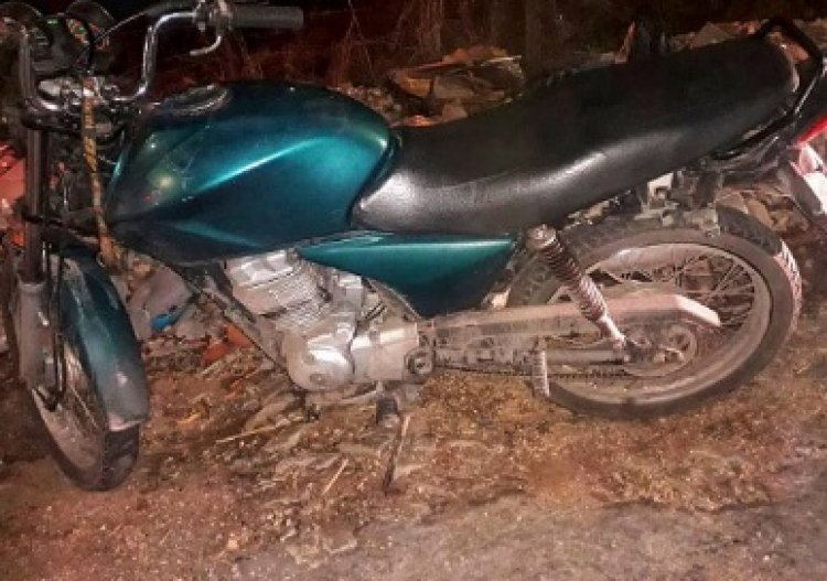 Motociclista e passageiro com sinais de embriaguez são conduzidos para a Delegacia de Polícia em Sete Lagoas