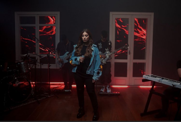 Em nova fase, Thaiane Seghetto apresenta “Incendeia”