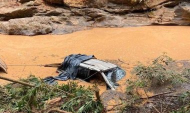 Carro cai de ponte durante tempestade e deixa 5 mortos no interior de Minas