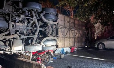 Homem sobrevive após motocicleta ser esmagada por ônibus em rodovia mineira