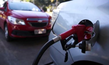 Gasolina volta a subir nos postos após 15 semanas de queda