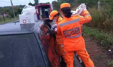 Com ajuda de bombeiros, jovem dá à luz dentro de carro em Curvelo