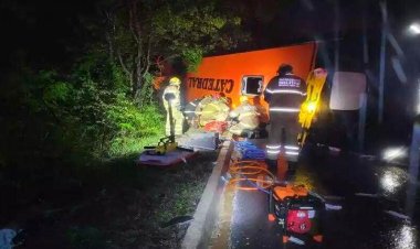 Acidente com ônibus deixa dois mortos e ao menos 20 feridos na BR-251, em MG