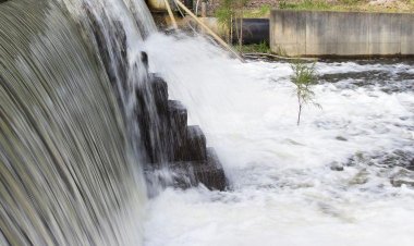 Chuva provoca rompimento de barragem de água em Minas Gerais