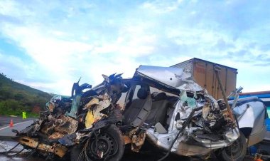 Acidente entre caminhonete e carreta deixa um morto na BR-381, na Grande BH