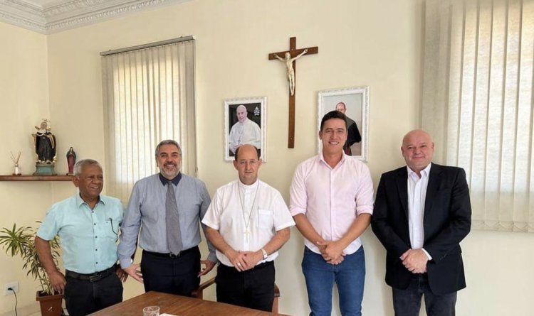 Deputado Douglas Melo anuncia renovação do contrato entre o IPSEMG e o Hospital Nossa Senhora da Graças