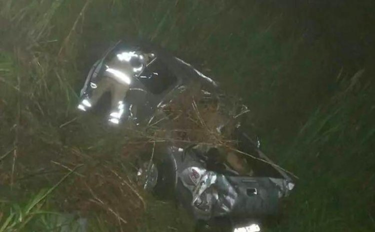 Casal e filho sobrevivem após caminhonete capotar e cair em ribanceira na BR-040