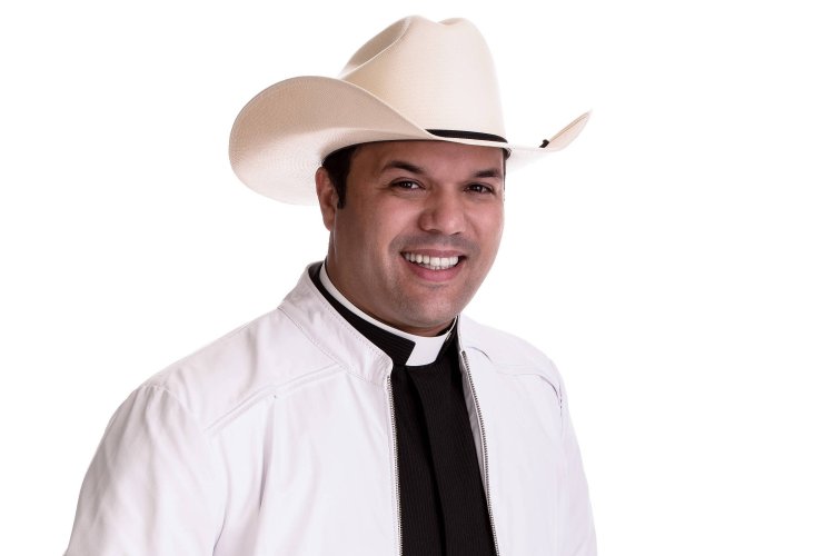 Padre Alessandro Campos se apresenta em Contagem neste domingo