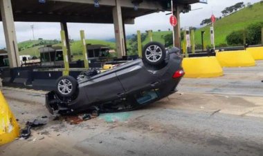 Duas pessoas ficam feridas após carro capotar em posto de pedágio na BR-381, em MG