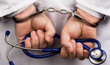 Médico é preso por homicídio culposo por dormir e não atender paciente que morreu após 5h de espera