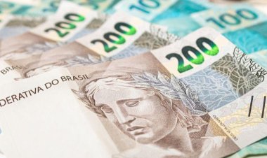 Congresso aprova Orçamento com salário mínimo de R$ 1.320 para 2023