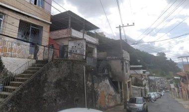 Idosa de 83 anos é presa após morte de adolescente que ameaçava sua neta