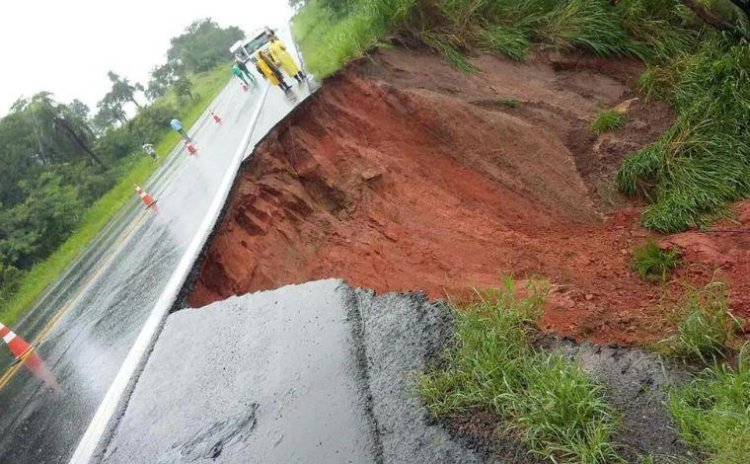 Rodovias mineiras têm vários pontos de interdições devido às chuvas