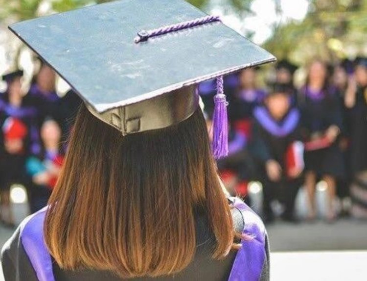 Justiça condena instituição de ensino em danos morais por demora na entrega de diploma
