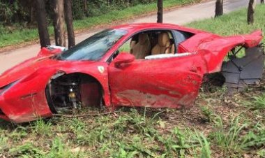 Ferrari fica completamente destruída após acidente na BR-040
