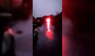 Mãe e bebê são resgatados de carro preso em enchente em Pedro Leopoldo