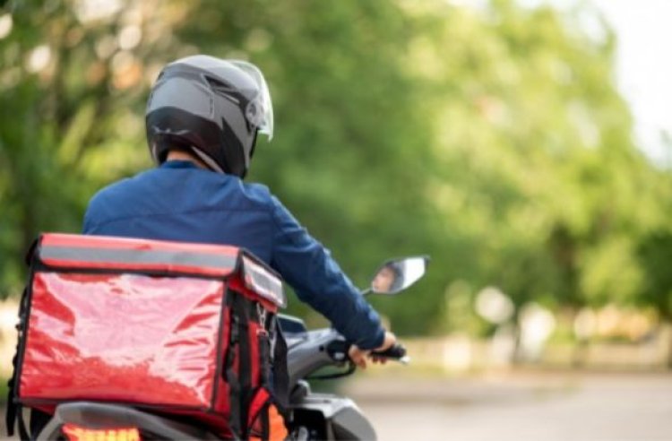 Motoboy cai em emboscada de ladrão que lhe rouba pizza e refrigerante em Sete Lagoas