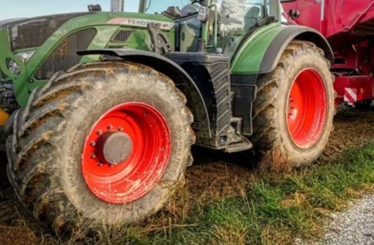 Mulher morre atropelada após escorregar de trator agrícola