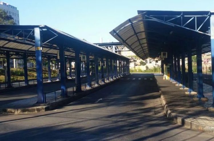 Irmãos debocham de briga de casal em ônibus e um deles é esfaqueado