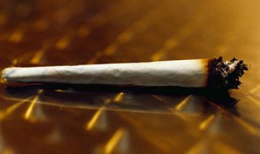 Confusão por uso de maconha em praça rende prisão de duas pessoas em Sete Lagoas