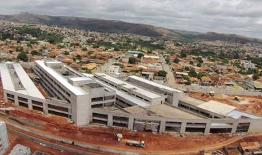 A retomada das obras dos hospitais regionais irá resultar em mais de 1,4 mil novos leitos e beneficiará cerca de 6,7 milhões de pessoas em Minas Gerais