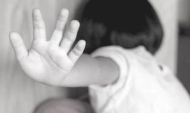 Mãe obrigava filha de 7 anos a se prostituir em Pompéu
