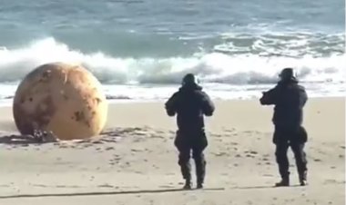 Mistério: esfera de metal aparece em praia no Japão; autoridades isolaram a área