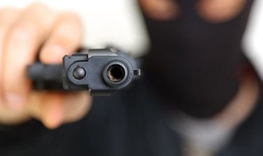 Família de Sete Lagoas é rendida por criminosos que se passavam por compradores de móvel anunciado na internet