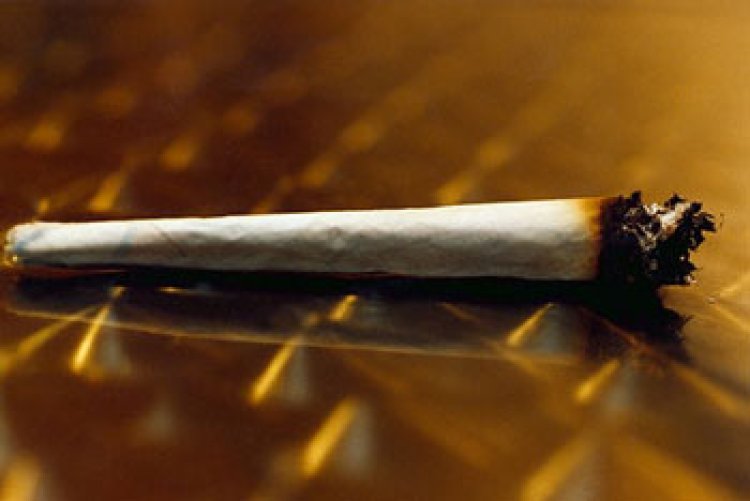 Confusão por uso de maconha em praça rende prisão de duas pessoas em Sete Lagoas