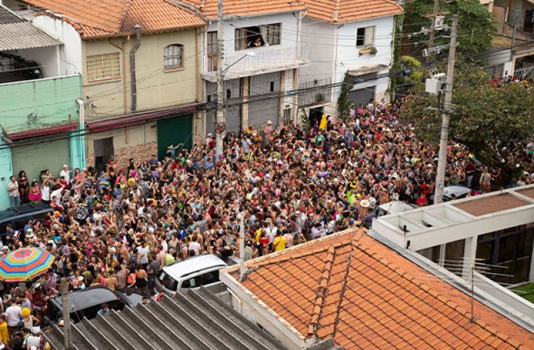 Se proteja: especialistas dão dicas para folião evitar golpes no uso de cartão, celular ou Pix no Carnaval