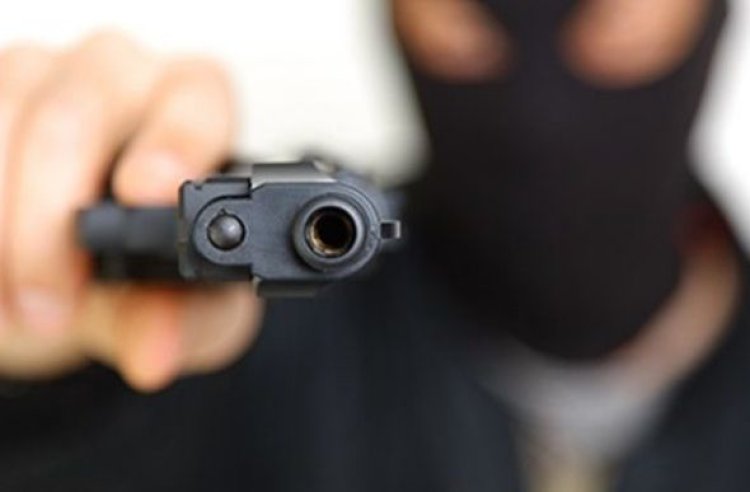 Família de Sete Lagoas é rendida por criminosos que se passavam por compradores de móvel anunciado na internet