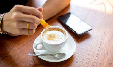 Estudo sugere possível associação entre adoçante zero e risco cardiovascular