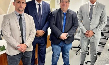 Deputado Douglas Melo toma pose como vice-presidente da comissão de defesa do consumidor da ALMG