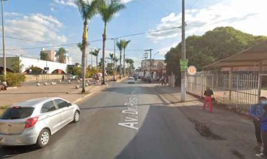 Obra de ligação de esgoto interdita a Av. Renato Azeredo na manhã desta quarta-feira